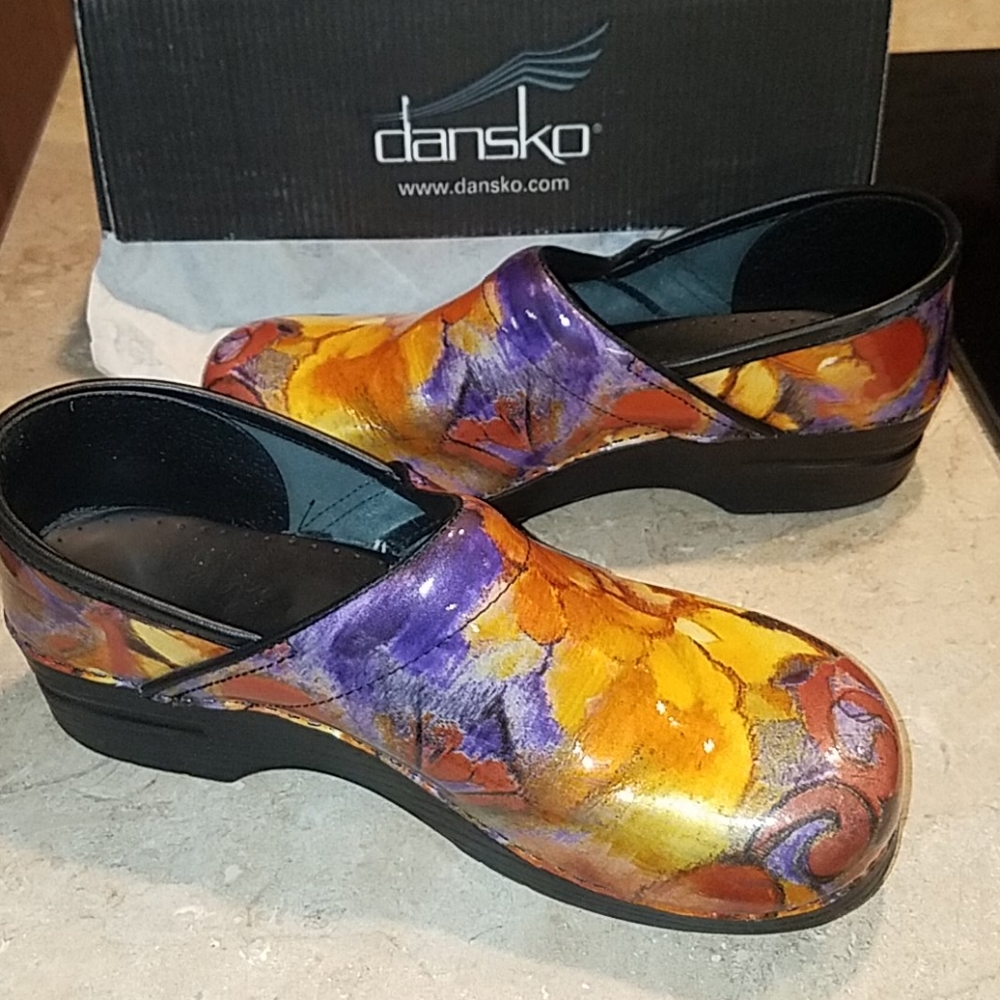 New with box Dansko shoes size 11